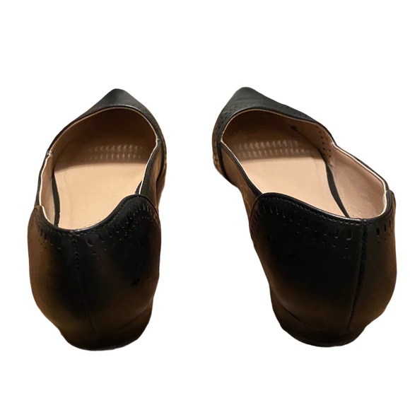 AVON Cushion Walk black flats with cut out detail - Picture 2 of 7